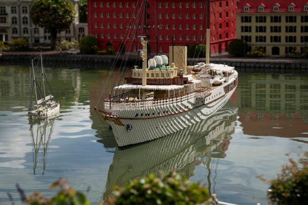 Report from Legoland The royal yacht Dannebrog and a new area of Copenhagen can be experienced in Miniland at Legoland in Billund, Wednesday, July 1, 2026. The new construction in Miniland is inspired by Copenhagen Harbor. The area is built at a scale of 1:20, which gives the model of the royal yacht a length of over four meters. 225, 000 bricks have been used for the construction of the royal yacht Dannebrog, and it took 800 hours to build the ship. (Photo: Bo Amstrup Ritzau Scanpix) , Billund Denmark Mors *** Report from Legoland: The royal yacht Dannebrog and a new area of Copenhagen can be experienced in Miniland at Legoland in Billund on Wednesday, July 1, 2026. The new structure in Miniland is inspired by Copenhagen Harbor. The area  Copyright: BoxAmrstrupx xRitzauxScanpix BoxAmstrupx spdk20260701-141318-L