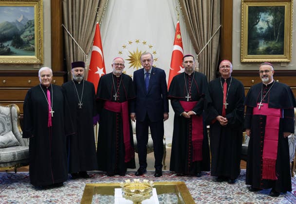 News Themen der Woche KW27 Turkish President Recep Tayyip Erdogan ANKARA, TURKIYE - JULY 1: (----EDITORIAL USE ONLY MANDATORY CREDIT - TURKISH PRESIDENCY MUSTAFA KAMACI HANDOUT - NO MARKETING NO ADVERTISING CAMPAIGNS - DISTRIBUTED AS A SERVICE TO CLIENTS----) Turkish President Recep Tayyip Erdogan receives a delegation of the Catholic Bishops Conference of Turkiye at the Presidential Complex in Ankara, Turkiye, on July 1, 2026, in Ankara, Turkiye. TUR Presidency Mustafa Kamaci Anadolu Ankara Turkey. Editorial use only. Please get in touch for any other usage.  Copyright: x2026xAnadoluxTURxPresidencyx xMustafaxKamacix