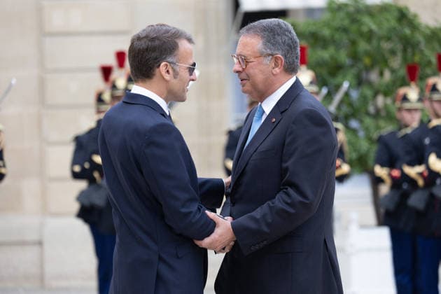 Emmanuel Macron meets with Portugal President - Paris French President Emmanuel Macron welcomes Portugal s President Antonio Jose Seguro upon his arrival at the Elysee Presidential Palace in Paris on July 1, 2026 ahead of their bilateral meeting. Photo by Raphael Lafargue ABACAPRESS.COM Paris France  Copyright: xLafarguexRaphael ABACAx