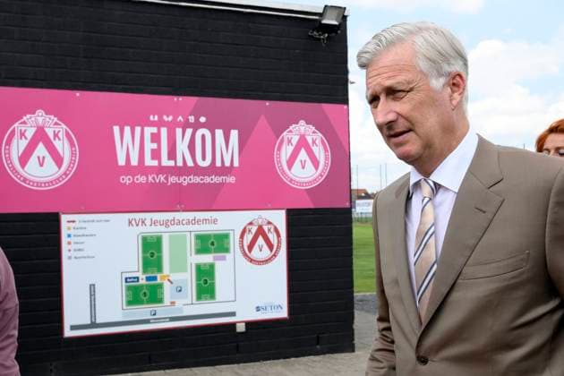 King Philippe Visits Red Side Academy KORTRIJK, BELGIUM - JULY 01: King Philippe of Belgium pictured discovering the activities of Red Side Academy in KV Kortrijk Training Center on July 01, 2026 in Kortrijk, Belgium, 01 07 2026 Kortrijk Belgium  Copyright: xPhilipxReynaersx