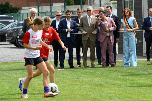 King Philippe Visits Red Side Academy KORTRIJK, BELGIUM - JULY 01: King Philippe of Belgium pictured discovering the activities of Red Side Academy in KV Kortrijk Training Center on July 01, 2026 in Kortrijk, Belgium, 01 07 2026 Kortrijk Belgium  Copyright: xPhilipxReynaersx