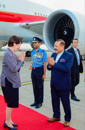 RECORD DATE NOT STATED Japan Prime Minister Sanae Takaichi receives a warm welcome from Union MoS (I C) Jitendra Singh New Delhi, Jul 01 (ANI): Japan Prime Minister Sanae Takaichi receives a warm welcome from Union MoS (I C) Jitendra Singh as she arrives for the offical visit, in New Delhi on Wednesday. (@MEAIndia X ANI Photo) New Delhi Delhi India Copyright: xANIx ANI_20260701435