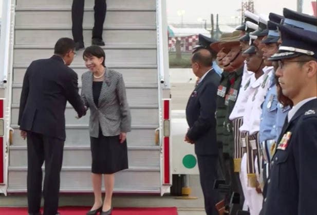 RECORD DATE NOT STATED Japan Prime Minister Sanae Takaichi receives a warm welcome on her arrival for the official visit New Delhi, Jul 01 (ANI): Japan Prime Minister Sanae Takaichi receives a warm welcome on her arrival for the official visit, in New Delhi on Wednesday. (ANI Video Grab) Nadia West Bengal India Copyright: xANIx ANI_20260701442