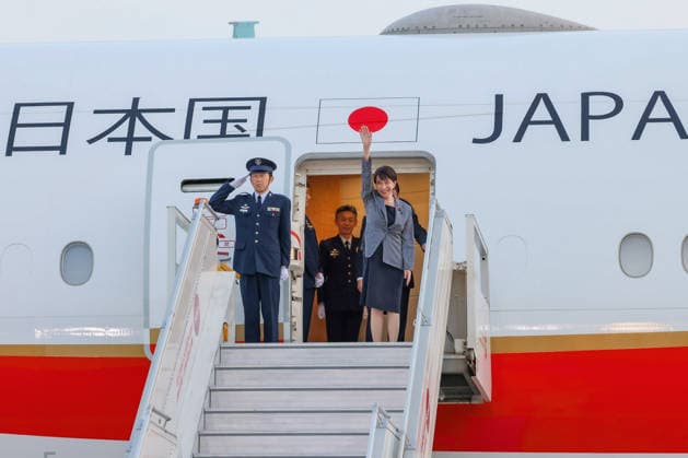 RECORD DATE NOT STATED Japan PM Sanae Takaichi arrives in New Delhi New Delhi, Jul 01 (ANI): Japan Prime Minister Sanae Takaichi waves as she arrives to India for her first official visit, in New Delhi on Wednesday. (@takaichi_sanae X ANI Photo) New Delhi Delhi India Copyright: xANIx ANI_20260701455