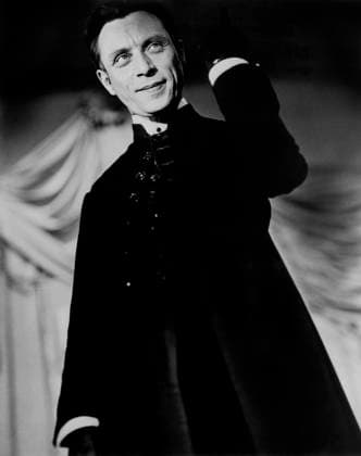 Louis Jouvet, on-set of the French Film, Bizarre, Bizarre , French: Drole de drame , PathÃ Consortium CinÃ ma, 1937  Copyright: xABxArchivesx jtv013402