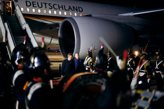 Johann Wadephul (CDU), Bundesaussenminister, aufgenommen bei der Ankunft in Buenos Aires, 30.06.2026. Fotografiert im Auftrag des Auswaertigen Amtes (AA) Buenos Aires Argentinien *** Johann Wadephul, CDU, Federal Minister of Foreign Affairs, photographed upon arrival in Buenos Aires, June 30, 2026. Photographed on behalf of the Federal Foreign Office (AA) in Buenos Aires, Argentina. Copyright: xFelixxZahnx
