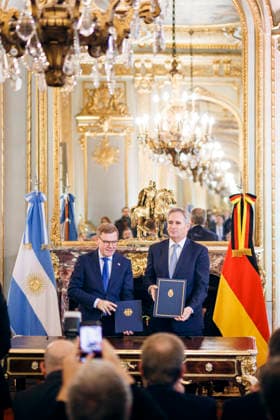 Johann Wadephul (CDU), Bundesaussenminister, trifft Pablo Quirno, Aussenminister von Argentinien, zu einem Gespraech in Buenos Aires, 01.07.2026. Fotografiert im Auftrag des Auswaertigen Amtes (AA) Buenos Aires Argentinien *** Johann Wadephul (CDU), Federal Foreign Minister, meets with Pablo Quirno, Foreign Minister of Argentina, for talks in Buenos Aires, July 1, 2026. Photographed on behalf of the Federal Foreign Office (AA) in Buenos Aires, Argentina. Copyright: xFelixxZahnx