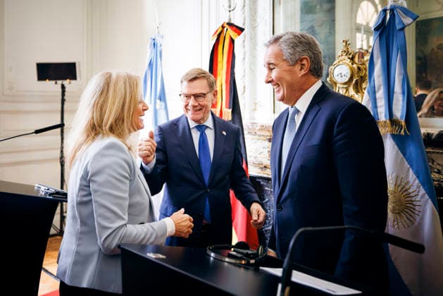Johann Wadephul (CDU), Bundesaussenminister, trifft Pablo Quirno, Aussenminister von Argentinien, zu einem Gespraech in Buenos Aires, 01.07.2026. Fotografiert im Auftrag des Auswaertigen Amtes (AA) Buenos Aires Argentinien *** Johann Wadephul (CDU), Federal Foreign Minister, meets with Pablo Quirno, Foreign Minister of Argentina, for talks in Buenos Aires, July 1, 2026. Photographed on behalf of the Federal Foreign Office (AA) in Buenos Aires, Argentina. Copyright: xFelixxZahnx
