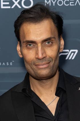 Nexo Grand Prix Ball in London, UK - 01 Jul 2026 World-renowned marketer, speaker and author, Jeetendr Sehdev attends the Nexo Grand Prix Ball at The Peninsula Hotel, London. London United Kingdom Copyright: xPhilxLewisx xSOPAxImagesx JeetendrSehdev -9511