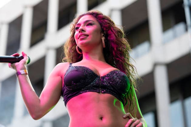 Singer Cora Aldara seen performing during MADO 2026 Festival in Madrid, Spain - 1 JULY 2026. Singer Cora Aldara seen performing during the MADO 2026 Festival, in the Plaza de las Reinas. Madrid Spain Copyright: xAtilanoxGarciax xSOPAxImagesx photo00738