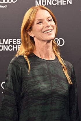 Esther Schweins bei der Premiere des Dokumentarfilsm Was haben wir gelacht auf dem 43. Filmfest München 2026 im Gloria Filmpalast. München, 01.07.2026 *** Esther Schweins at the premiere of the documentary film *Was haben wir gelacht* at the 43rd Munich Film Festival 2026 at the Gloria Filmpalast in Munich, July 1, 2026 Foto:xB.xGillmannx xFuturexImagex gelacht_6717
