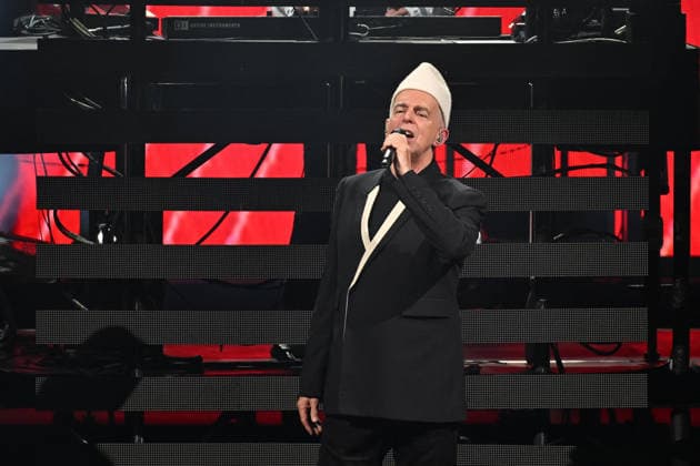Pet Shop Boys Performs At Concert - Paris Neil Tennant of Pet Shop Boys performs at the Zenith in Paris, France on July 1, 2026. Photo by Christophe Meng ABACAPRESS.COM Paris France  Copyright: xMengxChristophe ABACAx