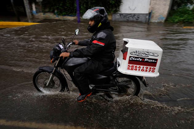Flooding Reported In Mexico City Motorcyclists ride along Avenida Tlahuac in Mexico City, Mexico, on July 1, 2026, while flooding is reported in the streets of Santiago Zapotitlan. The Mexico City Water Management Secretariat activates a yellow alert for rain and flooding in several areas of the capital. Mexico City Mexico City Mexico  Copyright: xGerardoxVieyrax originalFilename: vieyra-notitle260701_npjuG.jpg