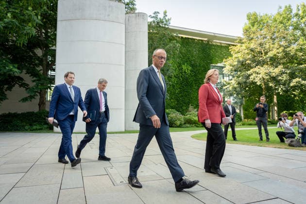 Pressestatement, Bundeskanzleramt, Koalitionsausschuss Presseunterrichtung zu den Beratungen des Koalitionsausschusses, Berlin, Bundeskanzler, Friedrich Merz, Lars Klingbeil, Bundesfinanzminister, Vizekanzler, Bärbel Bas, Markus Söder, CDU, CSU, SPD, Parteivorsitzende Berlin Berlin GER *** Press Statement, Office of the Federal Chancellor, Coalition Committee Press Briefing on the Coalition Committee s Deliberations, Berlin, Federal Chancellor, Friedrich Merz, Lars Klingbeil, Federal Minister of Finance, Vice Chancellor, Bärbel Bas, Markus Söder, CDU, CSU, SPD, Party Leaders Berlin Berlin GER