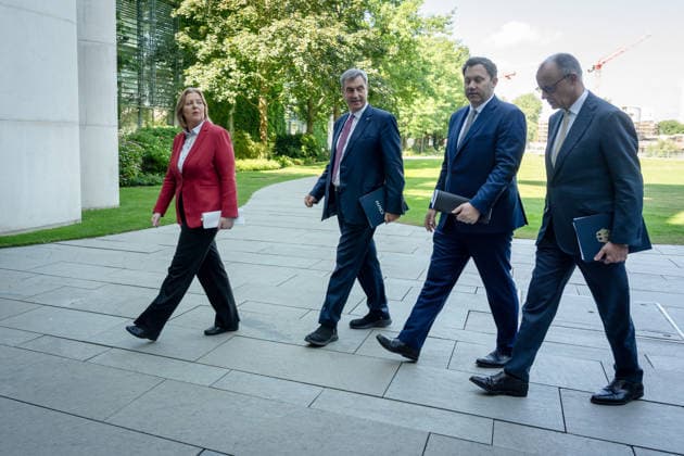 Pressestatement, Bundeskanzleramt, Koalitionsausschuss Presseunterrichtung zu den Beratungen des Koalitionsausschusses, Berlin, Bundeskanzler, Friedrich Merz, Lars Klingbeil, Bundesfinanzminister, Vizekanzler, Bärbel Bas, Markus Söder, CDU, CSU, SPD, Parteivorsitzende Berlin Berlin GER *** Press Statement, Office of the Federal Chancellor, Coalition Committee Press Briefing on the Coalition Committee s Deliberations, Berlin, Federal Chancellor, Friedrich Merz, Lars Klingbeil, Federal Minister of Finance, Vice Chancellor, Bärbel Bas, Markus Söder, CDU, CSU, SPD, Party Leaders Berlin Berlin GER