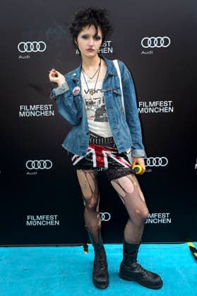 Mücke bei der Premiere des Kinofilms Für immer 16 Forever 16 auf dem 43. Filmfest München 2026 im City-Atelier Kino. München, 01.07.2026 *** Mücke at the premiere of the feature film *Für immer 16 Forever 16* at the 43rd Munich Film Festival 2026 at the City Atelier Kino in Munich, July 1, 2026 Foto:xN.xKolinzx xFuturexImagex immer_16_6730