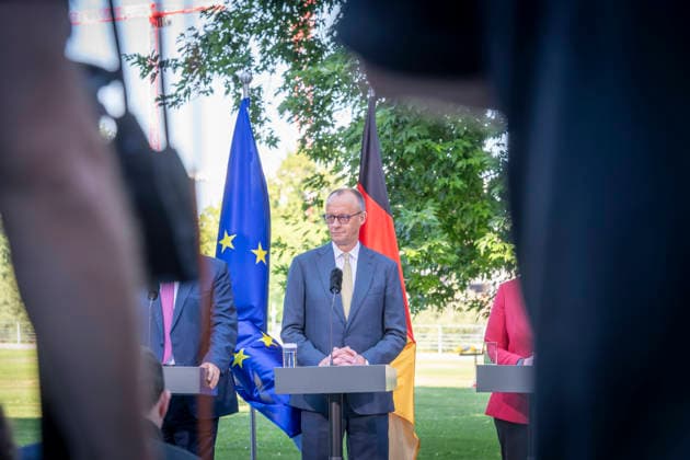 Friedrich Merz - PK - Koalitionsausschuss EUR, Deutschland, Berlin, 02.07.2026: Bundeskanzler Friedrich Merz (CDU), Bundesfinanzminister Lars Klingbeil (SPD), Bärbel Bas (SPD) Bundesministerin für Arbeit und Soziales und Markus Söder (CSU) Ministerpräsident des Freistaates Bayern. Pressekonferenz zu den Ergebnissen des Koalitionsausschusses. *** Friedrich Merz, Press Conference, Coalition Committee, EUR, Germany, Berlin, July 2, 2026 Federal Chancellor Friedrich Merz (CDU), Federal Minister of Finance Lars Klingbeil (SPD), Bärbel Bas (SPD), Federal Minister of Labor and Social Affairs, and Markus Söder (CSU), Minister-President of the Free State of Bavaria, held a press conference on the results of the coalition committee meeting