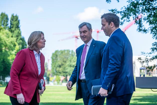 - PK - Koalitionsausschuss EUR, Deutschland, Berlin, 02.07.2026: Bundeskanzler Friedrich Merz (CDU), Bundesfinanzminister Lars Klingbeil (SPD), Bärbel Bas (SPD) Bundesministerin für Arbeit und Soziales und Markus Söder (CSU) Ministerpräsident des Freistaates Bayern. Pressekonferenz zu den Ergebnissen des Koalitionsausschusses. *** Coalition Committee (PK) EUR, Germany, Berlin, July 2, 2026 Federal Chancellor Friedrich Merz (CDU), Federal Minister of Finance Lars Klingbeil (SPD), Bärbel Bas (SPD), Federal Minister of Labor and Social Affairs, and Markus Söder (CSU), Minister-President of the Free State of Bavaria, held a press conference on the results of the coalition committee meeting