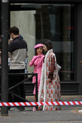 Lily Collins and Ashley Park were spotted on the streets of Paris while filming the sixth season of the Netflix series *Emily in Paris* on July 2, 2026. Gedeon Taieb, Bestimage. Lily Collins and Ashley Park were spotted on the streets of Paris whilst filming the sixth series of the Netflix series *Emily in Paris* on July 2, 2026 Paris, France  Copyright: xGedeonxTaiebx xBestimagexGedeonxTaiebx xBestimagex