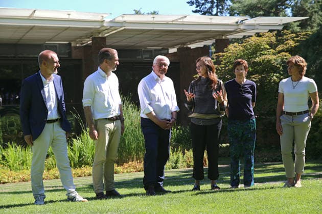 Besuch des Bundespräsidenten Frank-Walter Steinmeier in der Fondation Beyeler in Riehen (Schweiz). Der deutsche Bundespräsident besucht während seiner Ortszeit in Lörrach (Baden-Württemberg) auch die Grenzregion in der Schweiz. Besuch des Bundespräsidenten Frank-Walter Steinmeier in der Fondation Beyeler in Riehen (Schweiz). Der deutsche Bundespräsident besucht während seiner Ortszeit in Lörrach (Baden-Württemberg) auch die Grenzregion in der Schweiz. Riehen Kanton Basel-Stadt Schweiz *** Visit by Federal President Frank-Walter Steinmeier to the Fondation Beyeler in Riehen, Switzerland. During his stay in Lörrach, Baden-Württemberg, the German Federal President is also visiting the border region in Switzerland. Visit by Federal Pr