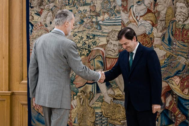 The King Grants an Audience to Alfonso Fernández Manueco King Felipe VI grants an audience to the president of the Regional Government of Castile and León, Alfonso Fernández Manueco, at the Zarzuela Palace on July 2, 2026, in Madrid, Spain. The audience took place following the recent reelection of Alfonso Fernández Manueco as president of the Regional Government of Castile and León. JULY 2, 2026 Carlos Lujá Madrid, Madrid, Spain  Copyright: xCarlosxLujanx 7637942