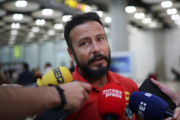 The Firefighters for the World team returns to Spain after its humanitarian mission in Venezuela. Eugenio Mantero, a member of the Firefighters for the World team, upon his arrival at Adolfo Suárez Madrid-Barajas Airport on July 2, 2026, in Madrid, Spain. The team has completed its humanitarian mission in Venezuela following the destructive earthquakes measuring 7.2 and 7.5 on the Richter scale. The seven members of the NGO have completed five intense days of uninterrupted work in the coastal area of La Guaira, specifically in the Playa Grande and Caraballeda sectors, where buildings suffered widespread collapse. JULY 2, 2026 Alejandro Martínez Vé Madrid, Madrid, Spain  Copyright: xAlejandroxMartinezxVÃ lezx 7638197