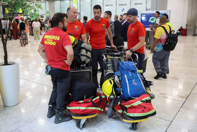 The Firefighters for the World team returns to Spain after its humanitarian mission in Venezuela. The Firefighters for the World team upon arrival at Adolfo Suárez Madrid-Barajas Airport on July 2, 2026, in Madrid, Spain. The team has completed its humanitarian mission in Venezuela following the destructive earthquakes measuring 7.2 and 7.5 on the Richter scale. The seven members of the NGO have completed five intense days of uninterrupted work in the coastal area of La Guaira, specifically in the Playa Grande and Caraballeda sectors, where buildings suffered widespread collapse. JULY 2, 2026 Alejandro Martínez Vé Madrid, Madrid, Spain  Copyright: xAlejandroxMartinezxVÃ lezx 7638193