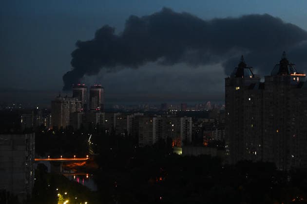 Kyiv shrouded in smoke after Russian massive attack Black smoke rises over the city following a large-scale military operation in Kyiv, Ukraine, on July 2, 2026. Russian forces use strike drones and multiple types of missiles. At least 13 people are killed and 56 are injured. Private homes, apartment buildings, an emergency medical substation, and a hotel building are damaged. Kyiv Ukraine  Copyright: xYevhenxKotenkox originalFilename: ukrinform-kyivshro260702_np2Gh.jpg
