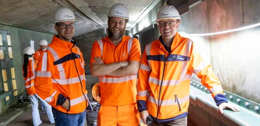 Besuch der A43-Brücke Castroper Hellweg am Donnerstag, dem 2. July 2026 ** NUR FÜR REDAKTIONELLE ZWECKE ** EDITORIAL USE ONLY **<p>Harald Buchholz, Stephan Garg und Lars Batzer, Autobahn GmbH, in der A43-Brücke Castroper Hellweg am Donnerstag, dem 2. July 2026 in Bochum. DEU NRW Bochum Copyright: WalterxFischer *** Visit to the A43 Castroper Hellweg Bridge on Thursday, July 2, 2026 ** FOR EDITORIAL USE ONLY ** EDITORIAL USE ONLY ** p Harald Buchholz, Stephan Garg, and Lars Batzer, Autobahn GmbH, on the A43 bridge at Castroper Hellweg on Thursday, July 2, 2026, in Bochum, DEU, NRW, Bochum. Copyright WalterxFischer Copyright: WalterxFischer doc86jiouine381kl215f02 ,EDITORIAL USE ONLY