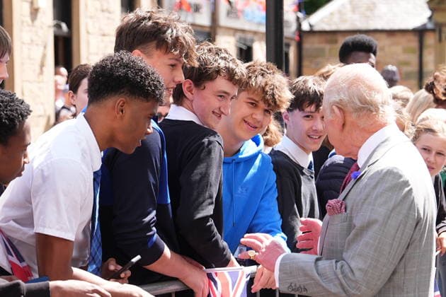 King visits Scotland for Holyrood Week King Charles III meeting members of the public during his visit to Jedburgh in the Scottish Borders, as part of the King s visit to Scotland for Holyrood Week. Picture date: Thursday July 2, 2026., Credit:Aaron Chown PA ROTA - B68 Avalon UK, Edinburgh  Copyright: xAaronxChownx xPAxROTAx-xB68x xAvalonx 1113961544