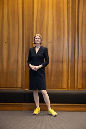 Portrait der neuen Deutschlandfunk-Chefredakteurin Susanne Schwarzbach, aufgenommen im Deutschlandradio-Funkhaus am Hans-Rosenthal-Platz in Berlin (Foto vom 02.07.2026). Der Deutschlandfunk plant eine umfangreiche Programmreform. Die Fachmagazine, die bislang vor allem das Nachmittagsprogramm praegten, sollen aufgegeben werden. (Siehe epd-Meldung vom 02.07.2026) EDITORIAL USE ONLY *** Portrait of Susanne Schwarzbach, the new editor-in-chief of Deutschlandfunk, taken at the Deutschlandradio broadcasting center on Hans Rosenthal Platz in Berlin. Photo from July 2, 2026. Deutschlandfunk is planning a comprehensive program overhaul. The specialty magazines, which until now have primarily shaped the afternoon programming, are to be discontinued. Copyright: epd-bild HansxScherhaufer epd-Deutschlandfunk6-kopieren