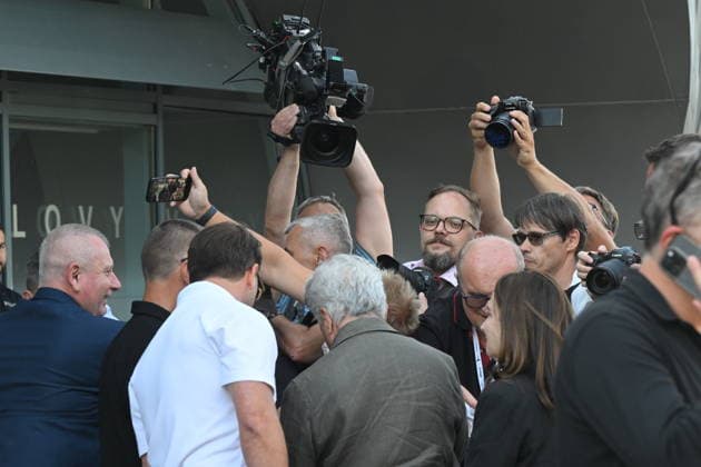 The headliner of the 60th Karlovy Vary International Film Festival, American actor Dustin Hoffman with his wife Lisa, arrived in Karlovy Vary, Czech Republic, on July 2nd, 2026. (CTKxPhoto SlavomirxKubes) CTKPhotoP2026070207661  CTKPhotoP2026070207661