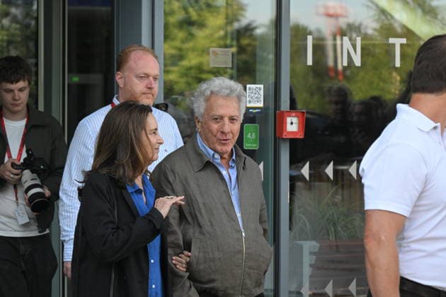 The headliner of the 60th Karlovy Vary International Film Festival, American actor Dustin Hoffman with his wife Lisa, arrived in Karlovy Vary, Czech Republic, on July 2nd, 2026. (CTKxPhoto SlavomirxKubes) CTKPhotoP2026070207669  CTKPhotoP2026070207669
