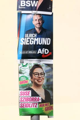 Wahlplakate zur Landtagswahl in Sachsen-Anhalt in Magdeburg Magdeburg, 02.07.2026 Wahlplakate von AFD und Grünen zur bevorstehenden Landtagswahl in Sachsen-Anhalt in Magdeburg Sachsen-Anhalt *** Election posters for the state election in Saxony-Anhalt in Magdeburg Magdeburg, July 2, 2026 Election posters from the AfD and the Greens for the upcoming state election in Saxony-Anhalt in Magdeburg, Saxony-Anhalt Copyright: xMatthiasxGränzdörferx