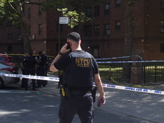 July 2, 2026, Brooklyn, New York, USA: New York, New York July 2, 2026..New York City Police officers and Detectives.investigate a shooting of a person in the Sheepshead Bay Neighborhood of Brooklyn Brooklyn USA - ZUMAct2_ 20260702_faf_ct2_007 Copyright: xBrucexCotlerx