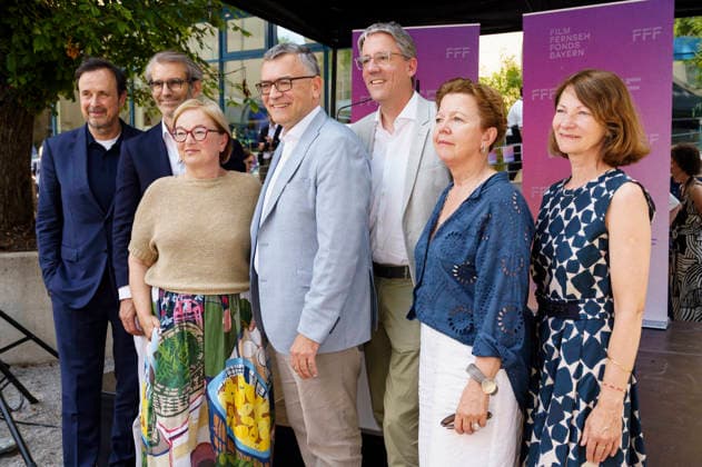 Björn Wilhelm, Dorothee Erpenstein und Florian Herrmann mit Gästen beim Empfang des FilmFernsehFonds Bayern auf dem 43. Filmfest München 2026 auf der Praterinsel. München, 02.07.2026 *** Björn Wilhelm, Dorothee Erpenstein, and Florian Herrmann with guests at the FilmFernsehFonds Bayern reception during the 43rd Munich Film Festival 2026 on Prater Island in Munich, July 2, 2026 Foto:xN.xKolinzx xFuturexImagex fff_6821