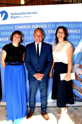 Eva Fuchs Landesvorsitzende des Verbraucher Service Bayern im KDFB e.V. Thorsten Glauber Bayerischer Staatsminister fuer Umwelt und Verbraucherschutz Tanja Pichlmeier Landesvorsitzende des KDFB Bayern Muenchen 02.07.2026 Kardinal Wendel Haus Mandlstrasse Jubilaeumsfeier 70 Jahre Verbraucher Service Bayern Foto Muenchen *** Eva Fuchs, State Chairwoman of Verbraucher Service Bayern within KDFB e.V.; Thorsten Glauber, Bavarian Minister of State for the Environment and Consumer Protection; Tanja Pichlmeier, State Chairwoman of KDFB Bavaria; Munich, July 2, 2026; Cardinal Wendel House, Mandlstrasse; Anniversary Celebration 70 Years of Consumer Service Bavaria Photo: Munich