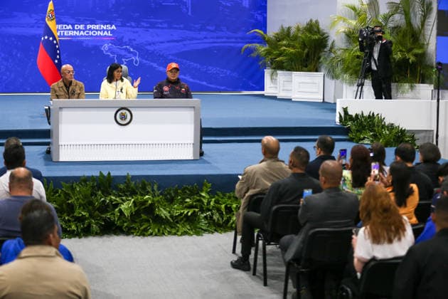 Venezuelan government officials hold press conference following twin earthquakes CARACAS, VENEZUELA - JULY 02: Executive Vice President Delcy Rodriguez (C) speaks alongside Minister of Interior, Justice and Peace Diosdado Cabello (R) and President of Venezuela s National Assembly Jorge Rodriguez (L) during a press conference in Caracas, Venezuela, on July 02, 2026. Venezuelan officials addressed the two earthquakes that recently struck the country. Fausto Torrealba Anadolu Caracas Venezuela. Editorial use only. Please get in touch for any other usage.  Copyright: x2026xAnadoluxFaustoxTorrealbax