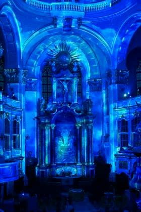 CNTV MICHEL- Innenansicht der Kirche LIcht Light Show Hamburg 02.07.2026 Die Hauptkirche St.Michaelis,dem Hamburger Michel erstrahlt fuer mehrere Monate in neuem Licht LUMINISCENCE Licht Show das einmalige 360Â° Illuminationserlebnis macht die Architektur des Michel hor und sichtbar und der Raumklang setzt die barocke Architektur bestens in Szene.Hauptkirche St. Michaelis Michel ist ein evangelischer Sakralbau in der Neustadt von Hamburg Hamburg Deutschland *** CNTV MICHEL Interior View of the Church Light Show Hamburg July 2, 2026 St. Michael’s Church, known as the Hamburg Michel, will shine in a new light for several months during the LUMINISCENCE Light Show—a unique 360° illumination experience highlights the architecture of the Michel