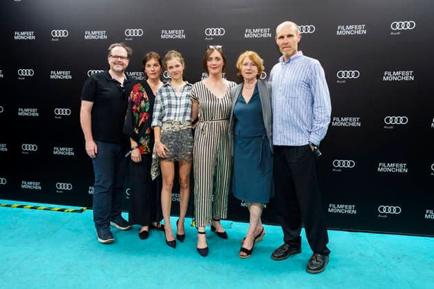 Thomas Mraz, Victoria Mayer, Lea Drinda, Pauline Roenneberg, Corinna Harfouch und Niels Bormann bei der Premiere des Kinofilms Kalter Hund auf dem 43. Filmfest München 2026 in den City-Atelier Kinos. München, 02.07.2026 *** Thomas Mraz, Victoria Mayer, Lea Drinda, Pauline Roenneberg, Corinna Harfouch, and Niels Bormann at the premiere of the feature film *Kalter Hund* at the 43rd Munich Film Festival in 2026 at the City Atelier Cinemas in Munich, July 2, 2026 Foto:xN.xKolinzx xFuturexImagex hund_6706
