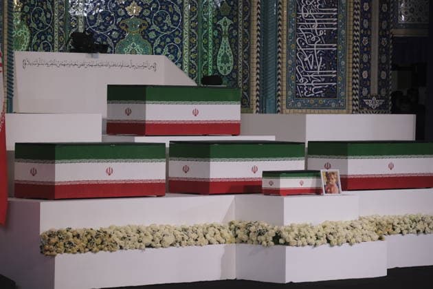 State Funeral For Iran s Late Supreme Leader Ayatollah Ali Khamenei A ceremony honors the remains of Iran s late Supreme Leader Ayatollah Ali Khamenei and his companions in Tehran, Iran, on the first day of a U.S.-Israeli military campaign. Tehran Iran  Copyright: xMortezaxNikoubazlx originalFilename: nikoubazl-notitle260703_npGKi.jpg