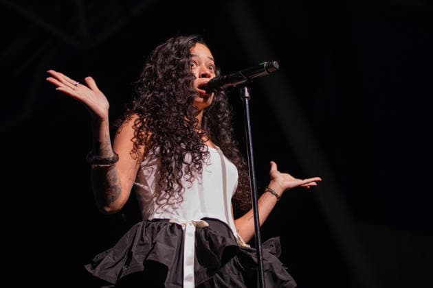 July 2, 2026, Milwaukee, Wisconsin, U.S: Singer ELLA MAI during the Summerfest Music Festival in Milwaukee, Wisconsin Milwaukee U.S  - ZUMAs135 20260702_zap_s135_064 Copyright: xDanielxDeSloverx