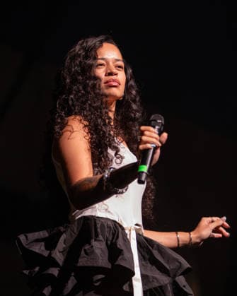 July 2, 2026, Milwaukee, Wisconsin, U.S: Singer ELLA MAI during the Summerfest Music Festival in Milwaukee, Wisconsin Milwaukee U.S  - ZUMAs135 20260702_zap_s135_070 Copyright: xDanielxDeSloverx