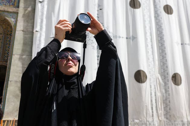 IRAN, TEHRAN - JULY 3, 2026: A woman journalist takes photographs of the Golestan Palace on the eve of the state funeral of Supreme Leader Ali Khamenei (1939-2026) set to take place from July 4 to 9. Khamenei was killed in a joint US-Israeli airstrike on his residence on February 28 Tehran Iran  - ZUMAt113 20260703_zaa_t113_037 Copyright: xValeryxSharifulinx