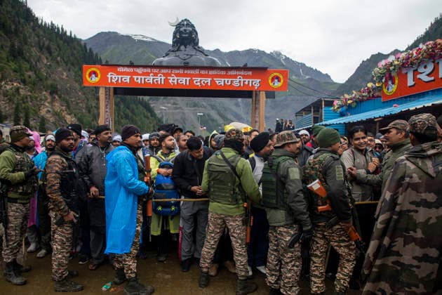 Annual Hindu Pilgrimage Amarnath Yatra begins in Baltal Sonamarg, India - 03 Jul 2026 Indian paramilitary personnel allow Hindu pilgrims to proceed along the route to the Amarnath cave shrine during the annual Amarnath pilgrimage at the Baltal base camp some 100 km (62 miles) east of Srinagar. Thousands of Hindu pilgrims braving sub-zero temperatures begin the annual Amarnath Yatra trekking across glaciers, steep mountain trails and high altitude terrain to reach the sacred Amarnath cave shrine in the Himalayas of Indian-administered Kashmir. The cave houses a naturally formed ice stalagmite revered by devotees as a symbol of Lord Shiva, one of Hinduism s principal deities. The pilgrimage, which runs from July 3 to August 28 is expected to Copyright: xFaisalxBashirx xSOPAxImagesx 3AmarnathPilgrimage2026
