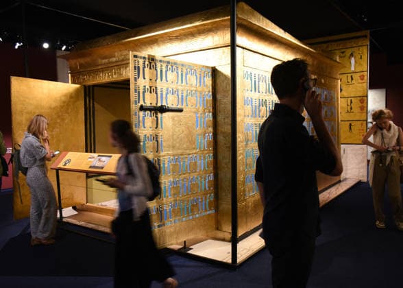 Toutankhamon Reconstruction Spectacular At Porte du Versailles - Paris Toutankhamon, Reconstition spectacular his tomb and his treasures of Pharaon at Porte du Versailles in Paris, France on July 2, 2026. Photo by Alain Apaydin ABACAPRESS.COM Paris Ile-de-France France  Copyright: xApaydinxAlain ABACAx