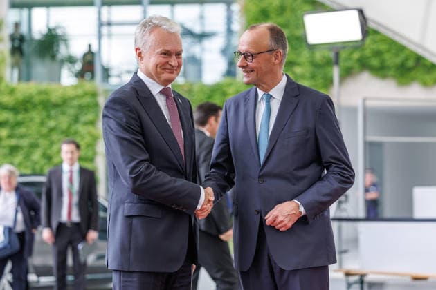 Pressebegegnung des BK mit den Staats- und Regierungschefs der drei baltischen Staaten im Bundeskanzleramt in Berlin am 03.07.2026. Bundeskanzler Friedrich Merz (CDU) begruesst Gitanas Nauseda Praesident von Litauen. . Berlin Berlin Deutschland Kanzleramt *** Press conference held by the Federal Chancellor with the heads of state and government of the three Baltic states at the Federal Chancellery in Berlin on July 3, 2026. Federal Chancellor Friedrich Merz (CDU) welcomes Gitanas Nauseda, President of Lithuania. Berlin, Germany, Federal Chancellery