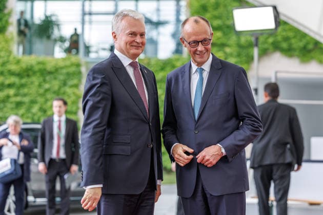Pressebegegnung des BK mit den Staats- und Regierungschefs der drei baltischen Staaten im Bundeskanzleramt in Berlin am 03.07.2026. Bundeskanzler Friedrich Merz (CDU) begruesst Gitanas Nauseda Praesident von Litauen. . Berlin Berlin Deutschland Kanzleramt *** Press conference held by the Federal Chancellor with the heads of state and government of the three Baltic states at the Federal Chancellery in Berlin on July 3, 2026. Federal Chancellor Friedrich Merz (CDU) welcomes Gitanas Nauseda, President of Lithuania. Berlin, Germany, Federal Chancellery