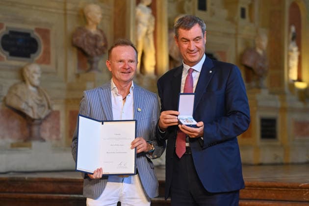 Willy ASTOR (Musiker und Kabarettist) erhaelt von Markus SOEDER (Ministerpraesident Bayern und CSU Vorsitzender) den Bayerischen Verdienstorden. Verleihung Bayerischer Verdienstorden im Antiquariat der Residenz in Muenchen am 03.07.2026. *** Willy ASTOR, musician and cabaret artist, receives the Bavarian Order of Merit from Markus SOEDER, Minister-President of Bavaria and CSU Chairman. The award ceremony for the Bavarian Order of Merit takes place at the Antiquariat der Residenz in Munich on July 3, 2026.