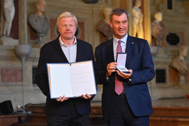 Oliver KAHN (Ex Fussballprofi) erhaelt von Markus SOEDER (Ministerpraesident Bayern und CSU Vorsitzender) den Bayerischen Verdienstorden. Verleihung Bayerischer Verdienstorden im Antiquariat der Residenz in Muenchen am 03.07.2026. *** Oliver KAHN, a former professional soccer player, receives the Bavarian Order of Merit from Markus SOEDER, Minister-President of Bavaria and Chairman of the CSU. The award ceremony for the Bavarian Order of Merit took place at the Antiquariat der Residenz in Munich on July 3, 2026.